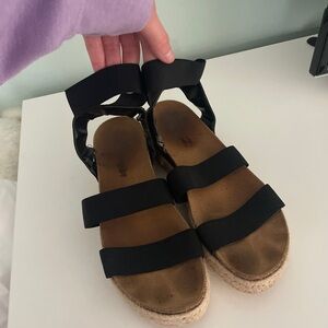 Women's Steve Madden black platform sandals
